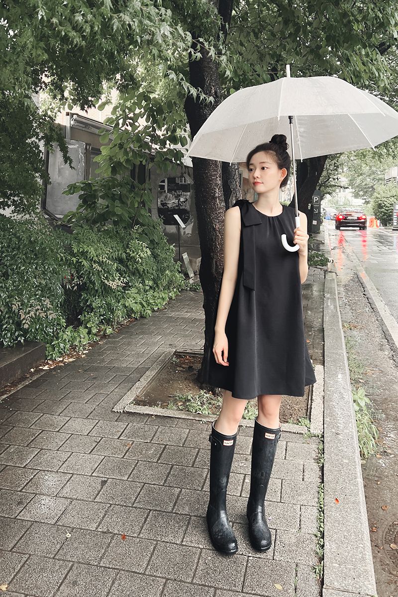 2. Crocs or Rain Boots: Which Is Better? photo 2