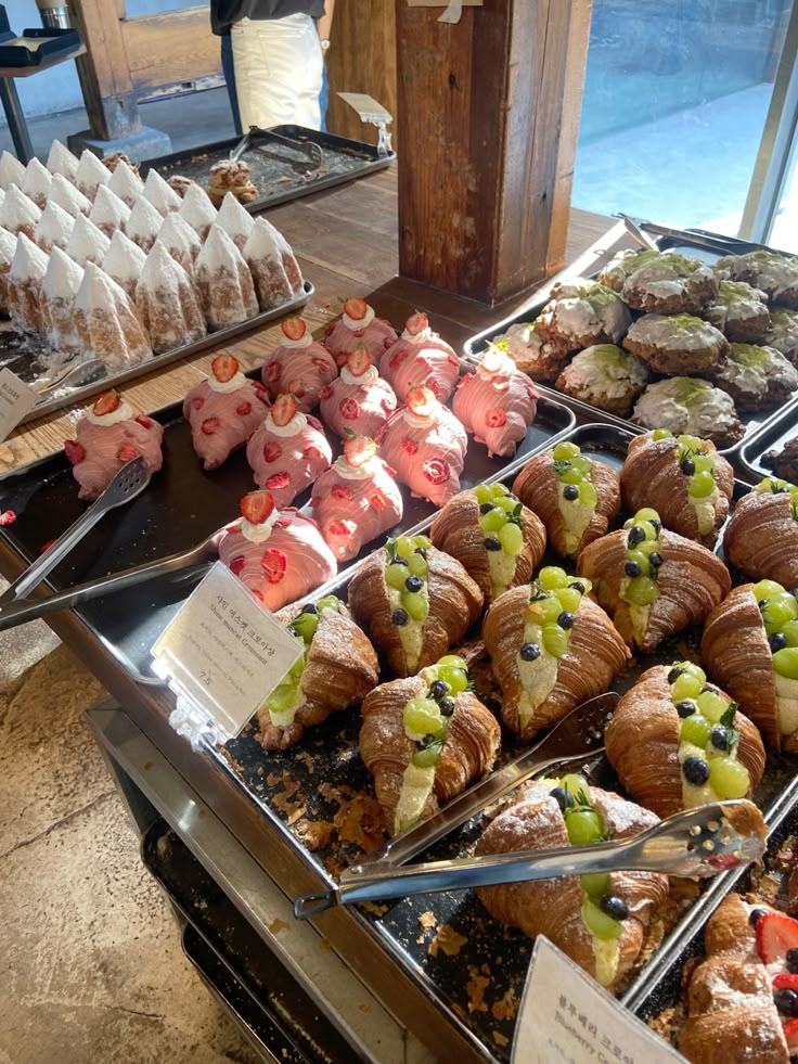 4. Korean Cafés Make Food Trends Look Prettier photo 1