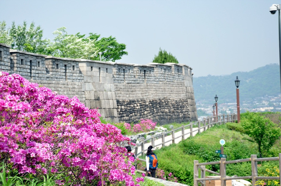 23. Seoul City Wall Trail photo 1