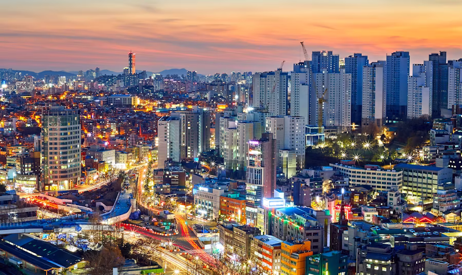 1. Seoul Streets Stay Busy Late at Night photo 2