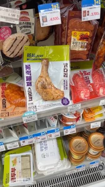7. Some Convenience Stores Literally Sell Fresh Hot Food