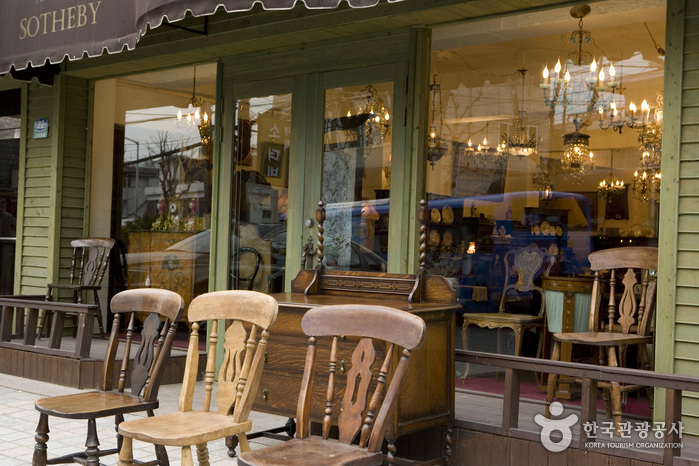 3. Walk Itaewon Antique Furniture Street
