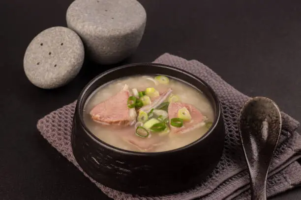7. Dwaeji-Gukbap or Dakgomtang: A Hot Bowl of Soup and Rice