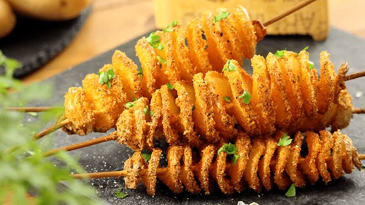 13. Tornado Potato and Other Walk-Around Snacks