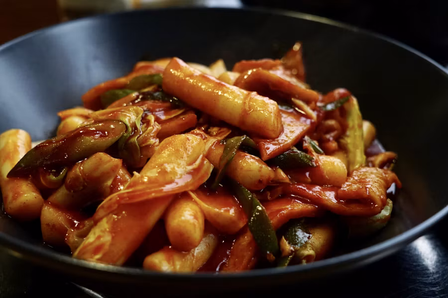 3. Tteokbokki: Spicy Rice Cakes