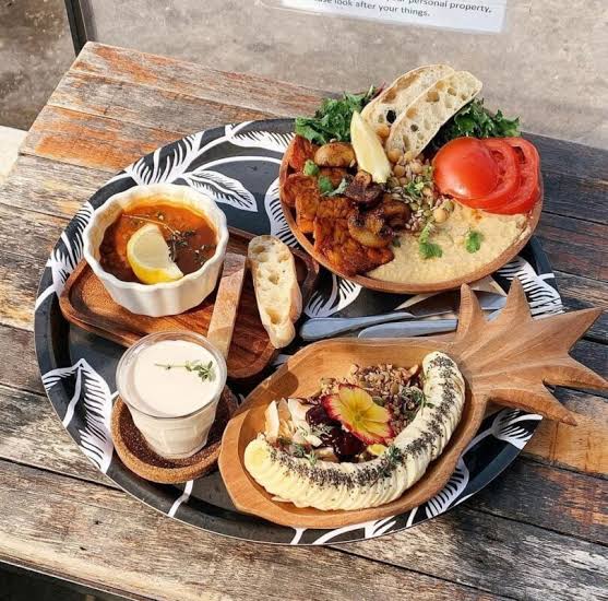 14. Brunch and Bakery Food Around Hannam