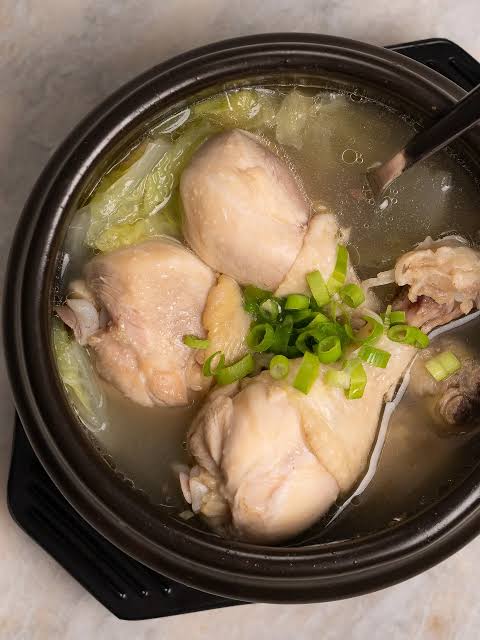 2. Dakgomtang: One of Hongdae’s Best Cheap Sit-Down Meals