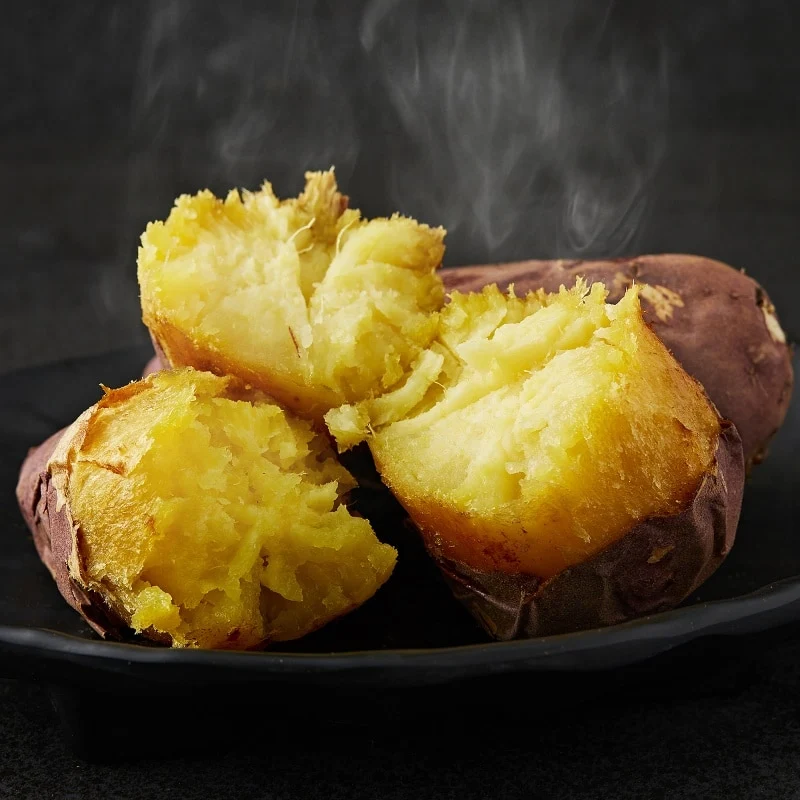 Roasted Korean chestnuts and sweet potatoes in cool autumn weather