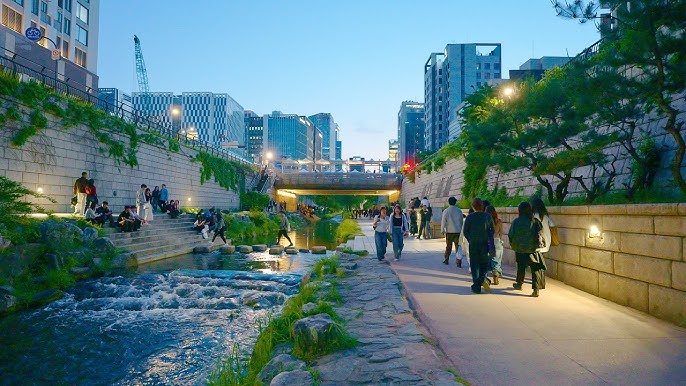 9. Walk Toward Yeonnam When You Need a Break From the Crowds