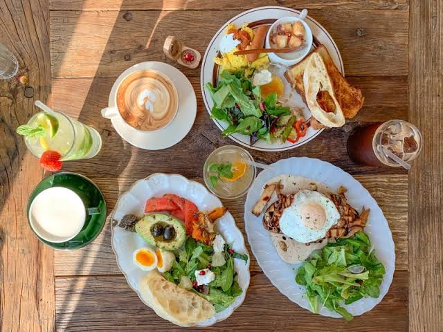 2. 11:30 AM: Start With Brunch
