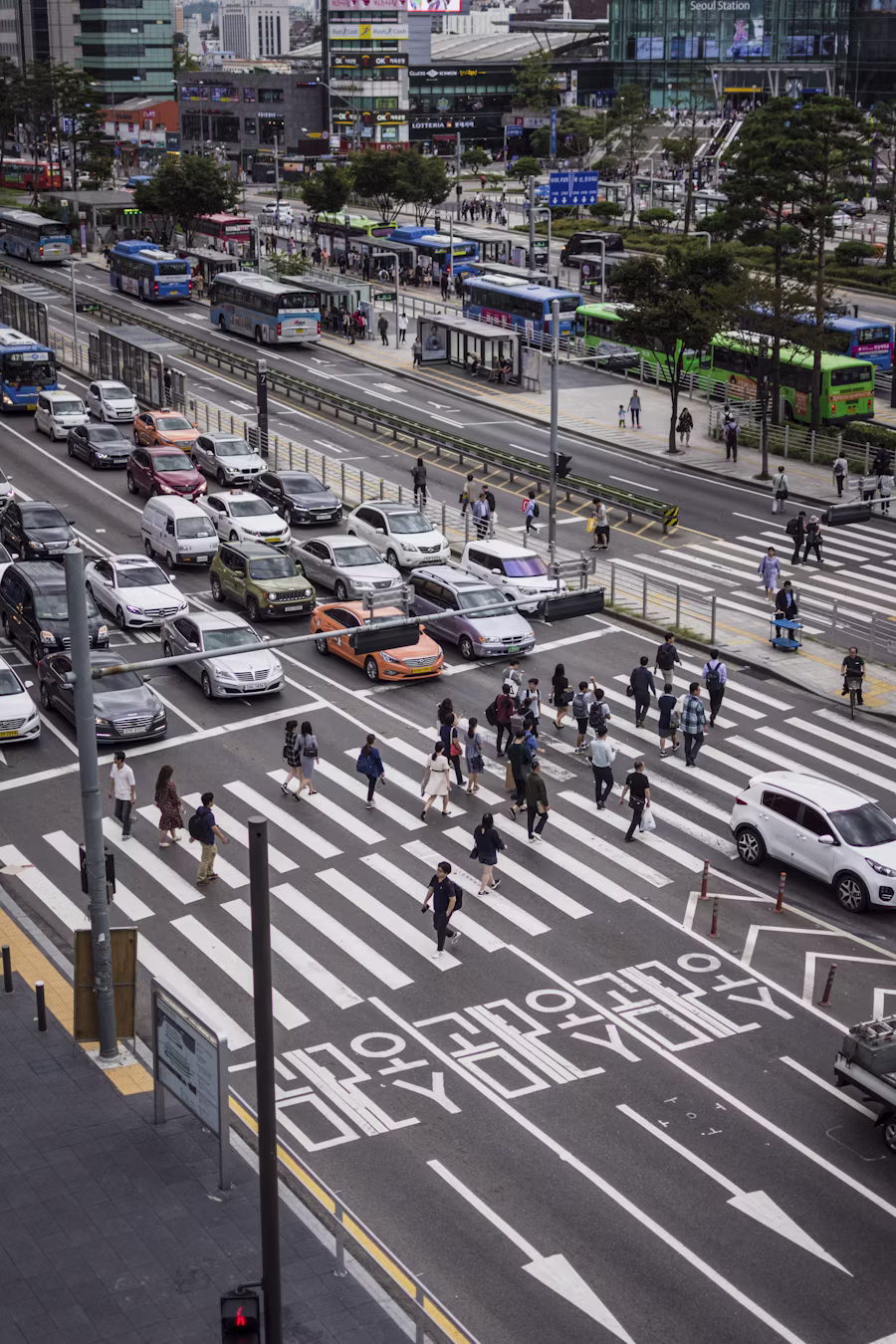2. Why People Walk So Fast in Seoul