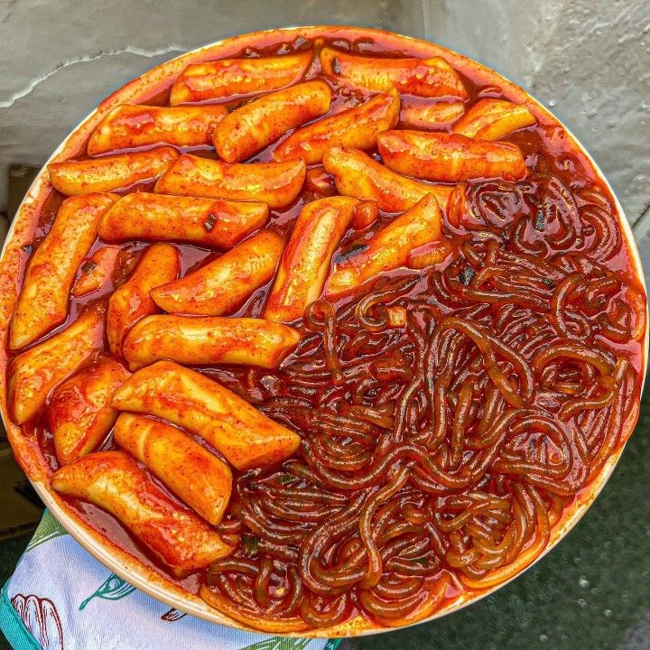 10. Ramyeon + Rice Cakes photo 2