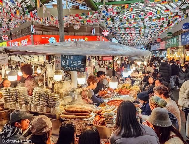 Mangwon Market vs Gwangjang Market: Which Is Better for Food?