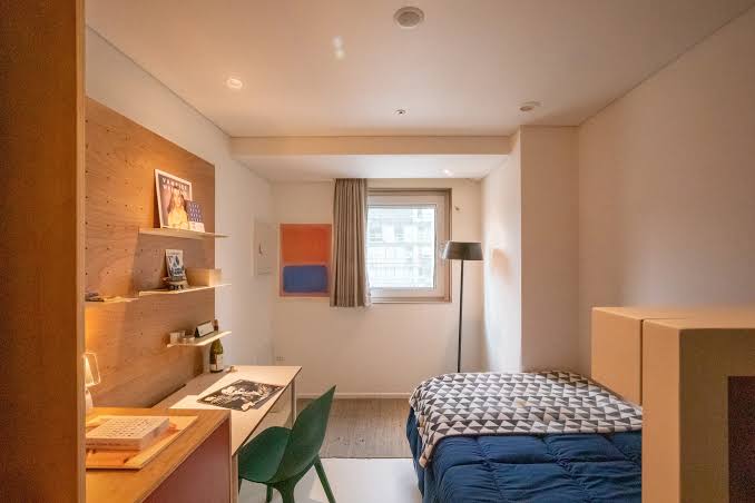 7. 쉐어하우스: Private Bedroom, Shared Everything Else